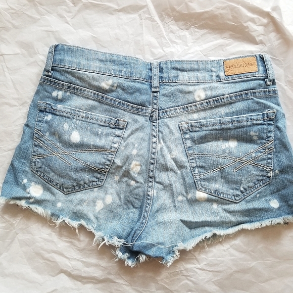 Aeropostale Distressed High Waisted Shorty Size 4 - Picture 2 of 4